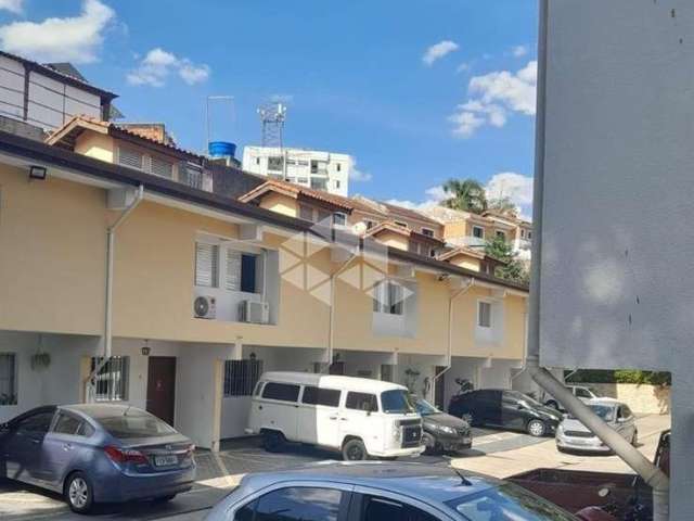 Casa em condominio fechado 2 dormitorios na vila santos