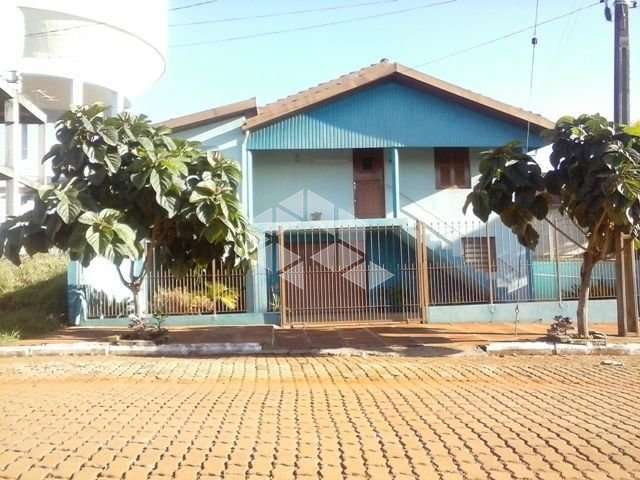 Casa a venda de 2 dormitórios no Bairro Centenário