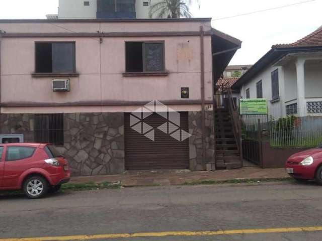 Excelente opção de casa e ponto comercial e também residencial, casa de 2 pisos com mais de 221 m2 de área construída