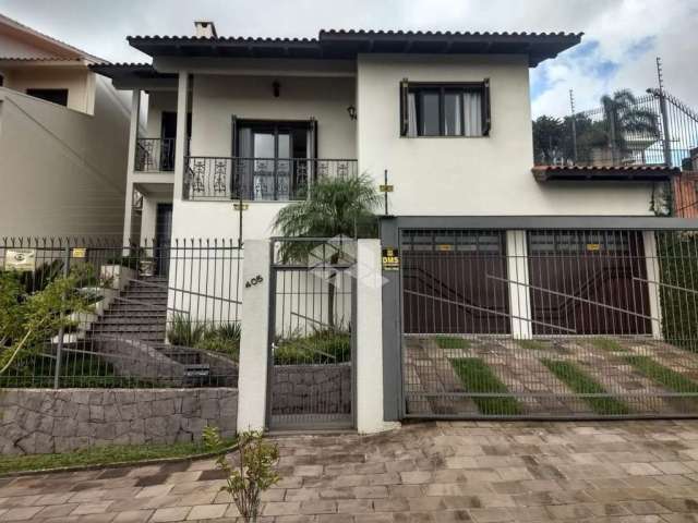 Excelente casa no bairro Cinquentenário, em Caxias do Sul.