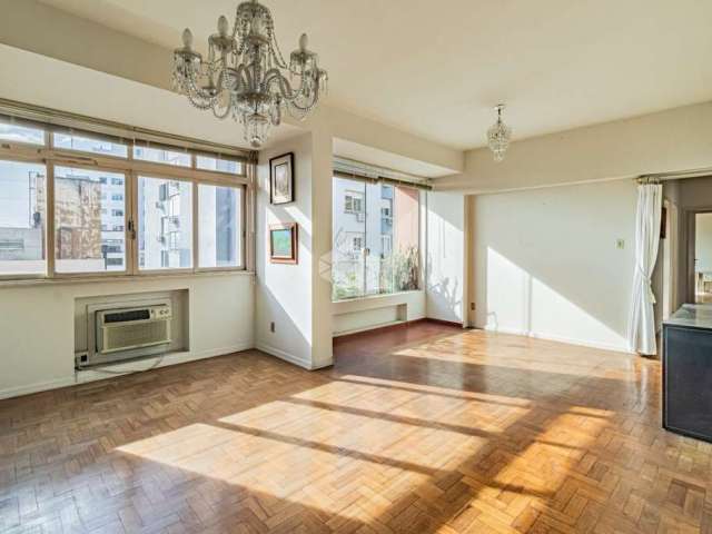 Apartamento à venda, 3 dormitórios, sendo 1 suíte,  com elevador no bairro Independência - Porto Alegre/RS