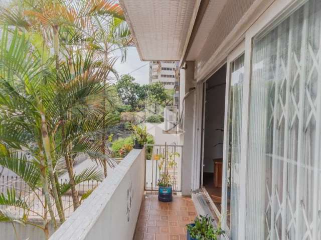Apartamento à venda com 03 dormitórios / 03 quartos com suíte e 1 vaga de garagem na rua Engenheiro Olavo Nunes no bairro Bela Vista em Porto Alegre.