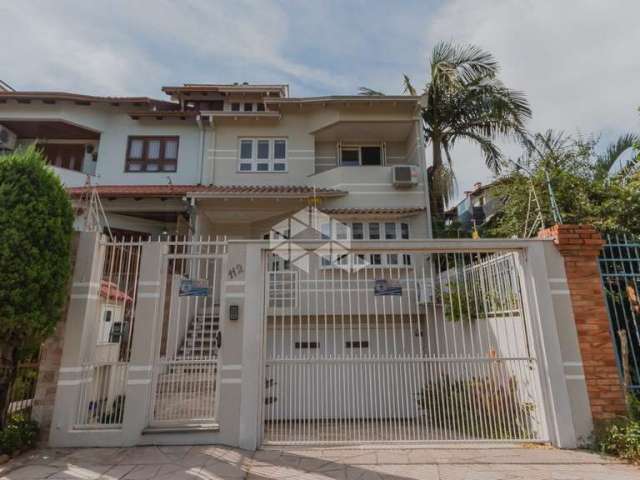 Crédito Real vende casa de 03 dormitórios /quartos sendo 01 suíte master com Hidromassagem no bairro Jardim Planalto - Porto Alegre / RS