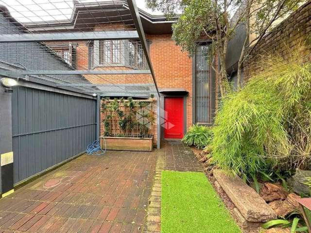 Casa com 3 quartos a venda no bairro Vila Jardim, Porto Alegre