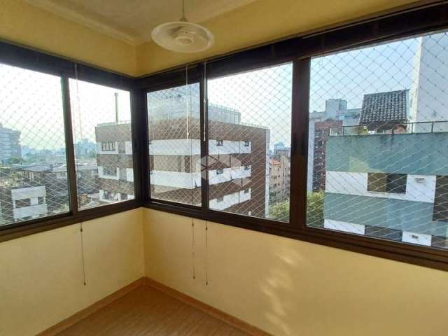 Apartamento à venda com 03 dormitórios / quartos sendo 01 suíte e 01 vaga na rua Engenheiro Ewbank Câmara no bairro Bela Vista em Porto Alegre / RS