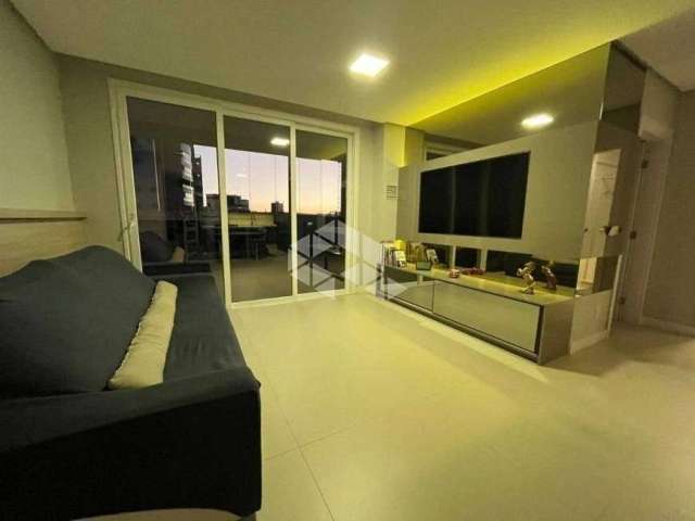 Apartamento mobiliado com 2 dormitórios/quartos e sendo 1 suíte A Venda - Centro, Florianópolis SC