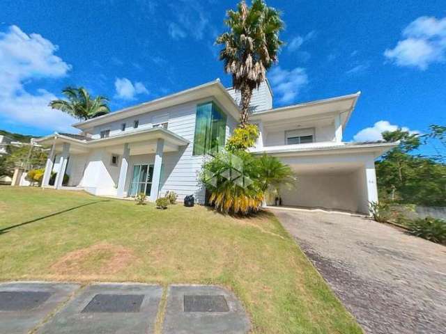 Casa de 4 suítes à venda no Córrego Grande, em Florianópolis.