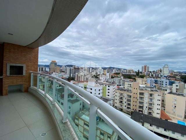 Apartamento semimobiliado com 3 dormitórios, sendo 1 suíte, 2 vagas - Estreito