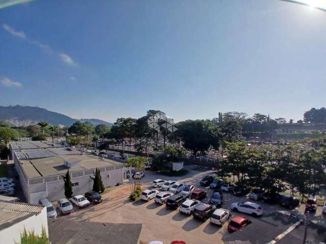 Sala comercial com 60,47 m², 1 vaga de garagem no bairro Itacorubi em Florianópolis/SC.