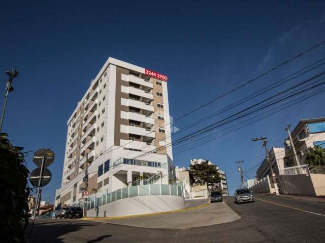 Apartamento com 3 quartos sendo 1 suíte, 1 vaga de garagem + hobby box em Capoeira - Florianópolis/SC.