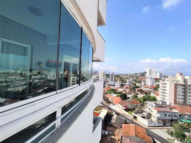 Apartamento com 3 quartos sendo 1 suíte 2 vagas de garagem no bairro estreito em florianópolis