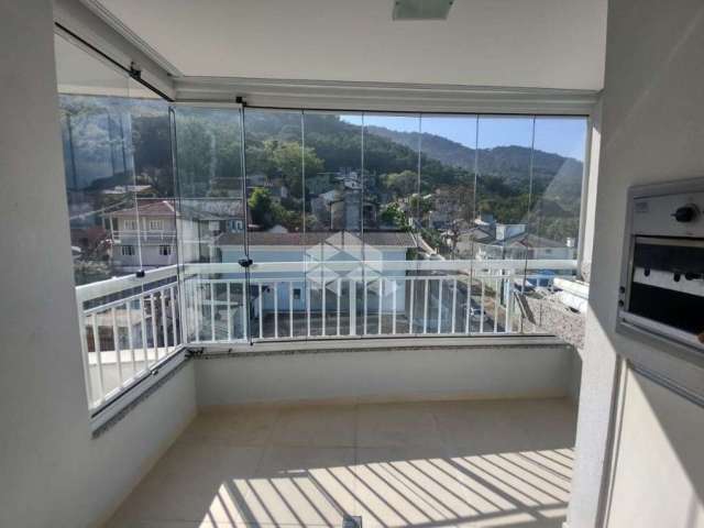 Apartamento semimobiliado 3 quartos 1 suíte 2 vagas de garagem no itacorubi em florianópolis/sc