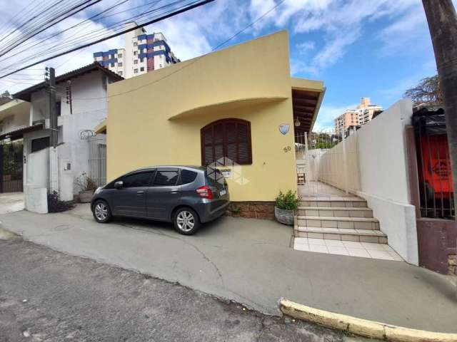 Casa com 4 quartos 1 vaga de garagem no centro de florianópolis/sc