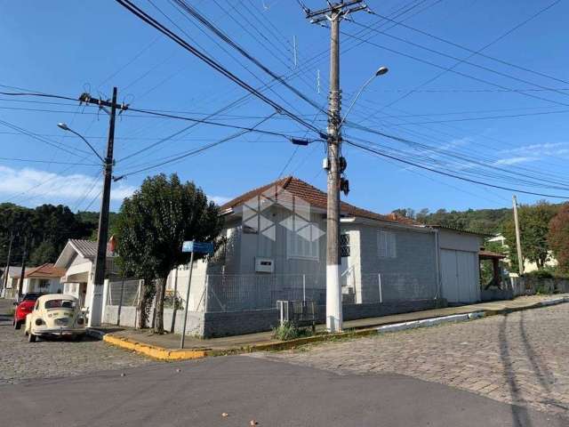 Casa com 3 quartos à venda na Rio Branco, 1, Centro, Garibaldi, 375 m2 por R$ 499.000