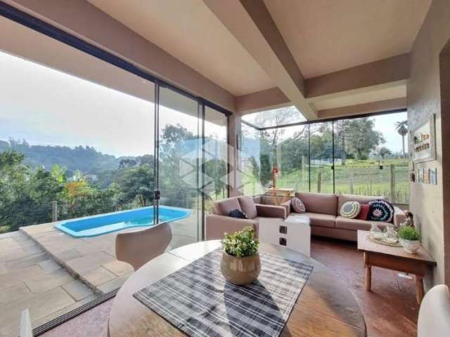 Linda casa em terreno de 844 m²!