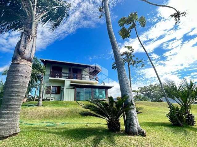 Casa à venda com vista para o mar em Garopaba