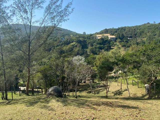 Terreno com 2.100 metros  a venda em Garopaba  na Praia da Ferrugem