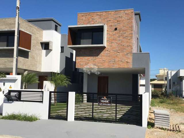 Casa à venda com 140,10 m² em Garopaba no Loteamento Pedra Branca.