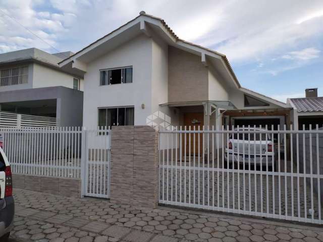 Casa à venda em Garopaba no bairro Ambrósio.