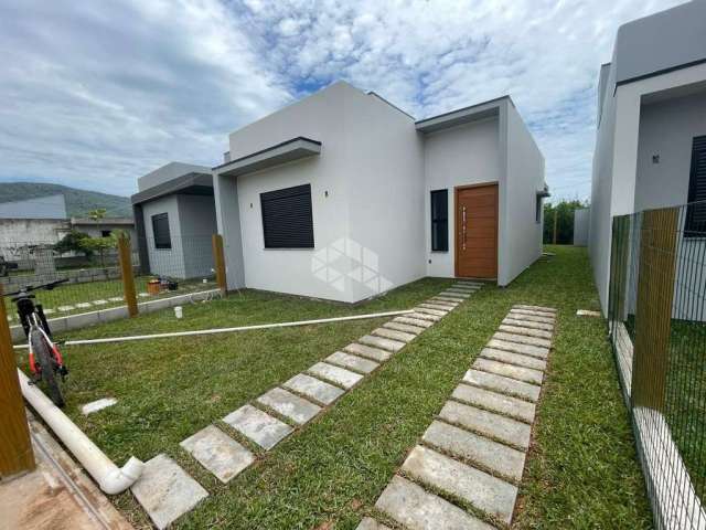 Casa com 3 quartos (sendo 1 suíte), 1 vaga de garagem e 84,01 m² de área construída na Encantada em Garopaba SC