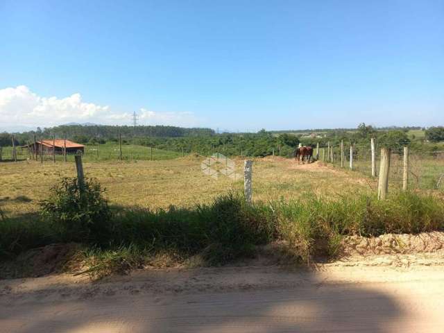 Terreno à venda em Imbituba com 600m²