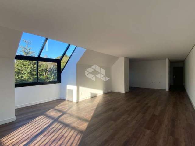 Apartamento com 3 dormitórios, 150,00m² privativos, 1 vaga, no Centro de Gramado