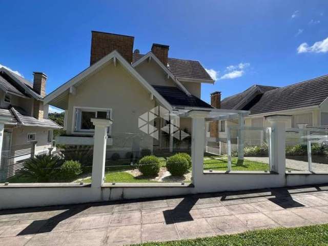 Casa com 279m² privativos, mobiliada, no Vale das Colinas em Gramado