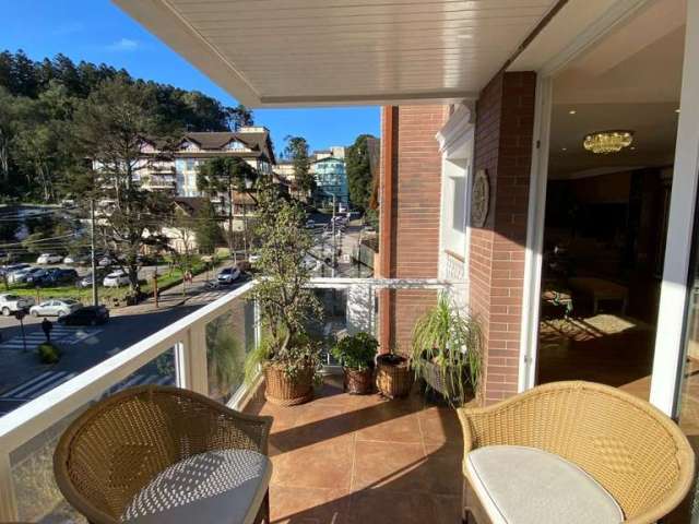 Apartamento 4 dormitórios/suítes, 215m², 3 vagas, a 50 metros da Rua Coberta de Gramado