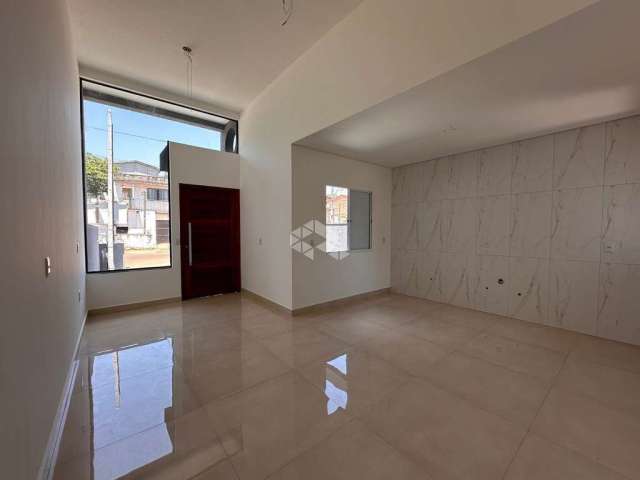 Casa térrea 02 dormitórios 74m² com pátio, 2 garagem em gravataí