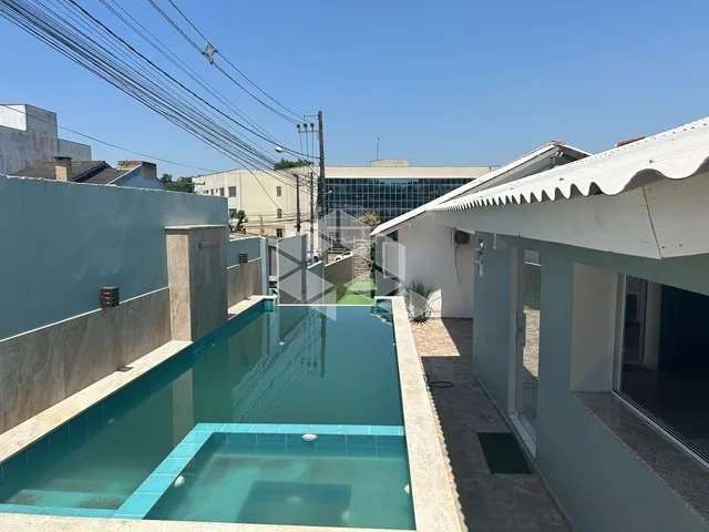 Casa com Casa com Piscina 3 Dormitórios 01 Suíte no Passo das Pedras  Gravataí / RS