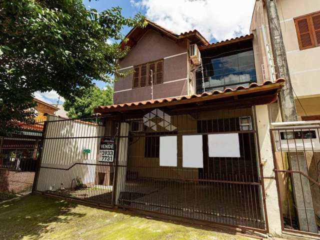 Sobrado 02 dormitórios para vender no bairro Barnabé em Gravataí.