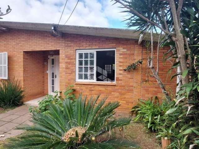 Casa com 02 dormitórios, para vender no bairro Bom Sucesso, em Gravataí