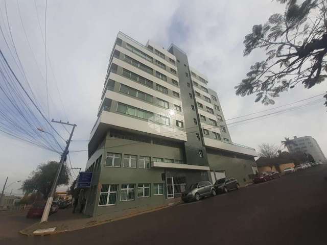 Apartamento à venda com 3 dormitórios, suíte, 2 vagas garagem, vista panorâmica, no Centro de Guaíba