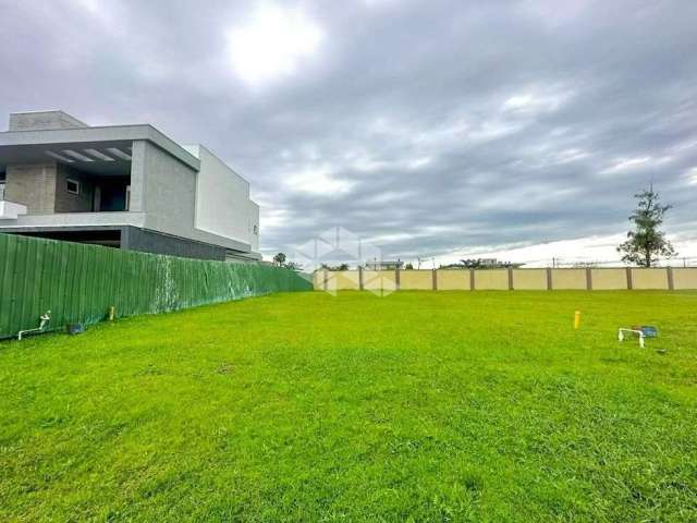 Terreno com 360m² no Condomínio Península Ponta da Figueira