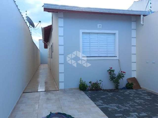 Casa terrea em aruja com 3 dormitórios e 2 vagas de garagem