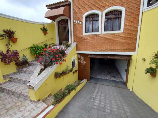 Linda casa de 3 quartos na Vila Matilde: Espaço, Conforto e Localização!