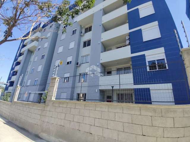 Apartamento SEMINOVO, possui 2 (dois) quartos