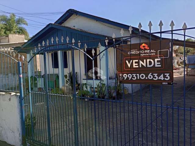 Casa 2 dormitórios, 4 vagas no bairro Niterói