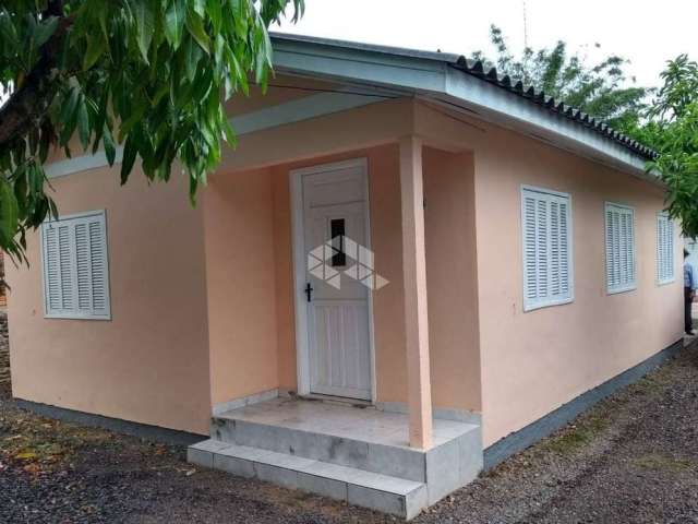 Duas casas em terreno no bairro Igara - Canoas.