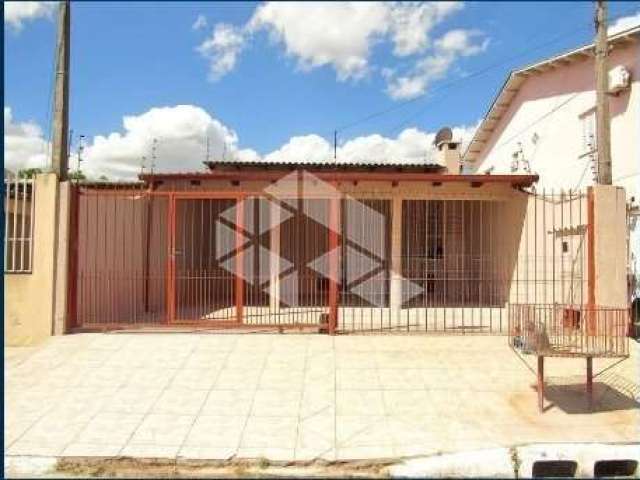 Casa com 2 dormitorios Bairro Olaria  à Venda