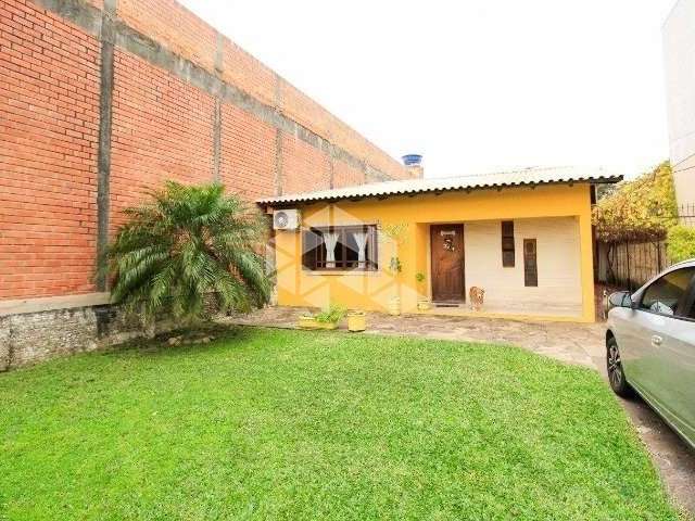 Casa de 3 dormitórios no bairro Niterói