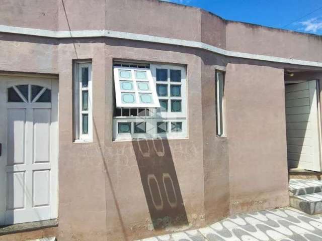 Casa com 300,m² privativos Localizado no Bairro Fatima/Canoas-RS.