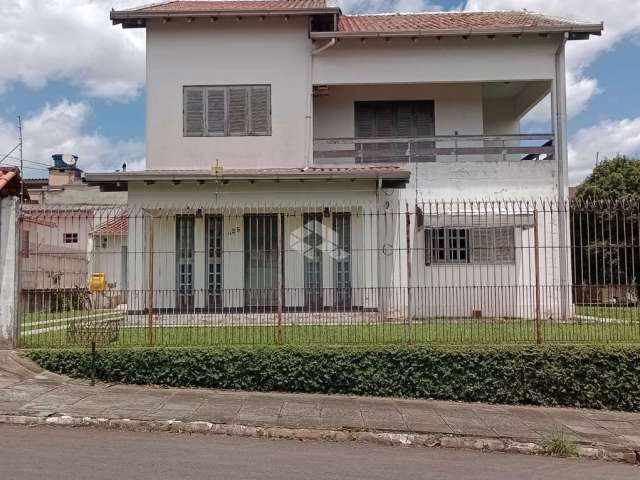 Sobrado com 3 Dormitórios, a venda no bairro Santo Inácio, Esteio-RS