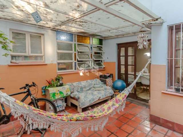 Apartamento garden de 3 dormitórios, 2 áreas abertas e garagem no bairro Auxiliadora próximo da Plínio Brasil Milano, 24 de Outubro e Carlos Gome