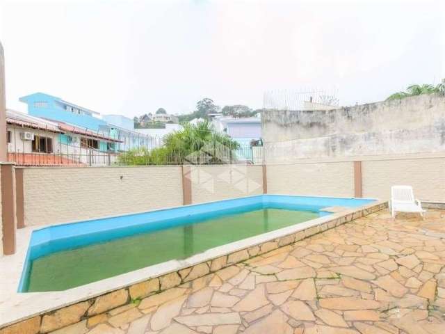 Casa de 4d com piscina e vista do Guaíba no Alto Teresópolis