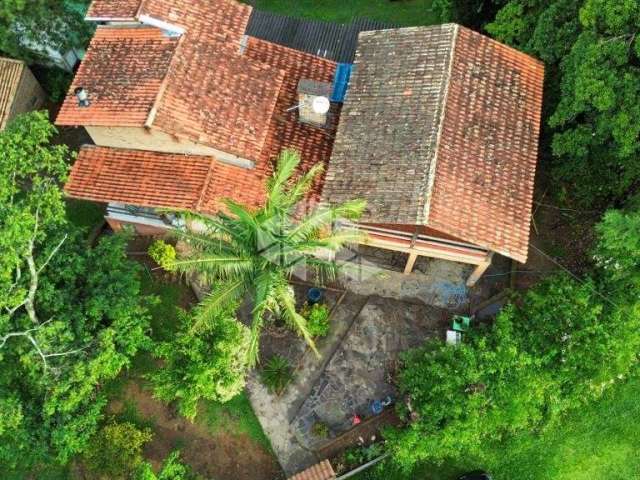 Duas casas de Tijolo à vista em um terreno de 1200m² na Hípica