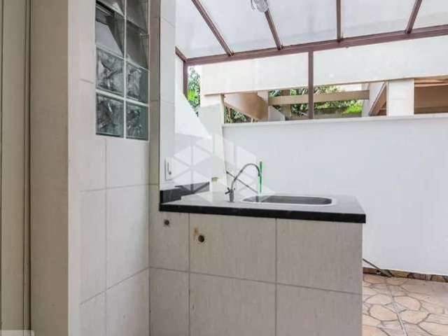 Apartamento garden 2 quartos com garagem no bairro Cristal próximo ao Barra Shopping Sul