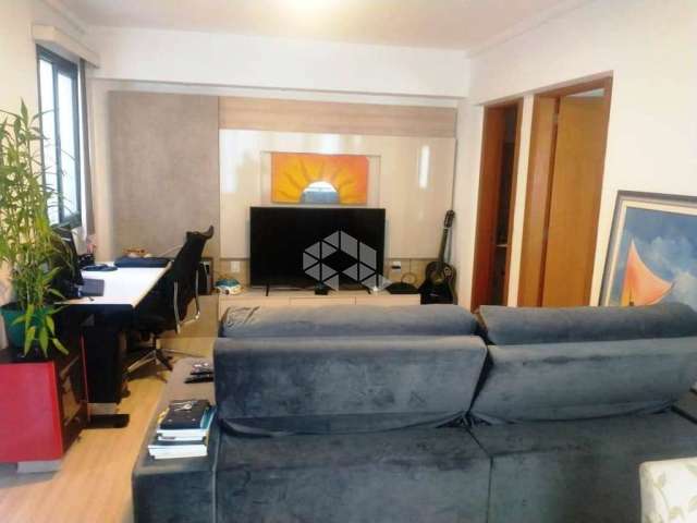 Apartamento  à venda, 1 dormitório, churrasqueira, elevador, garagem, próximo à Sogipa.