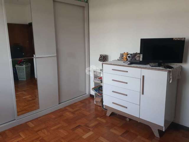 Apartamento à venda, com 2 quartos/dormitórios, 1 vaga/box, Bairro São Sebastião, PoA, RS.