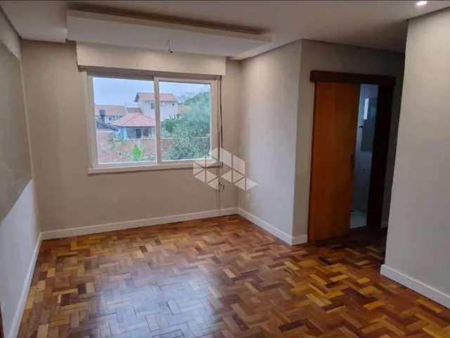 Apartamento reformado à venda, desocupado, 2 quartos, Jardim Leopoldina, zona norte de Porto Alegre.